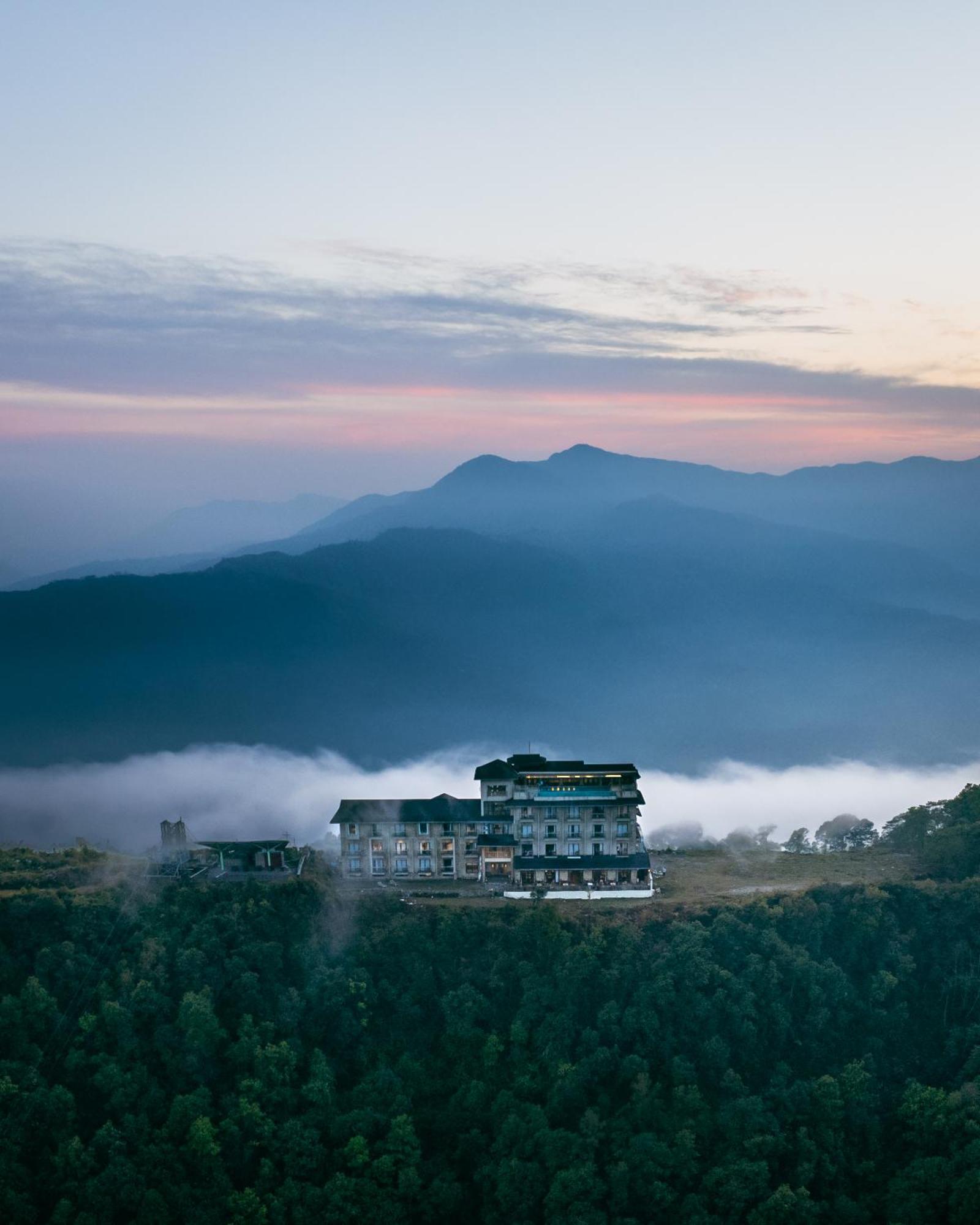 Sarangkot Mountain Lodge Pokhara Ngoại thất bức ảnh